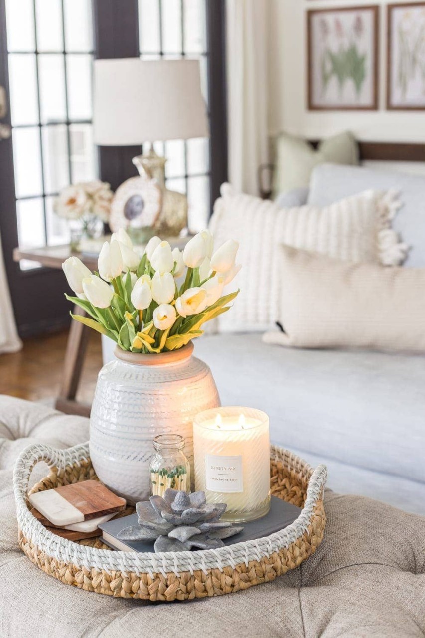 Coffee-Table-Decor-Ideas-and-How-to-Style-Them